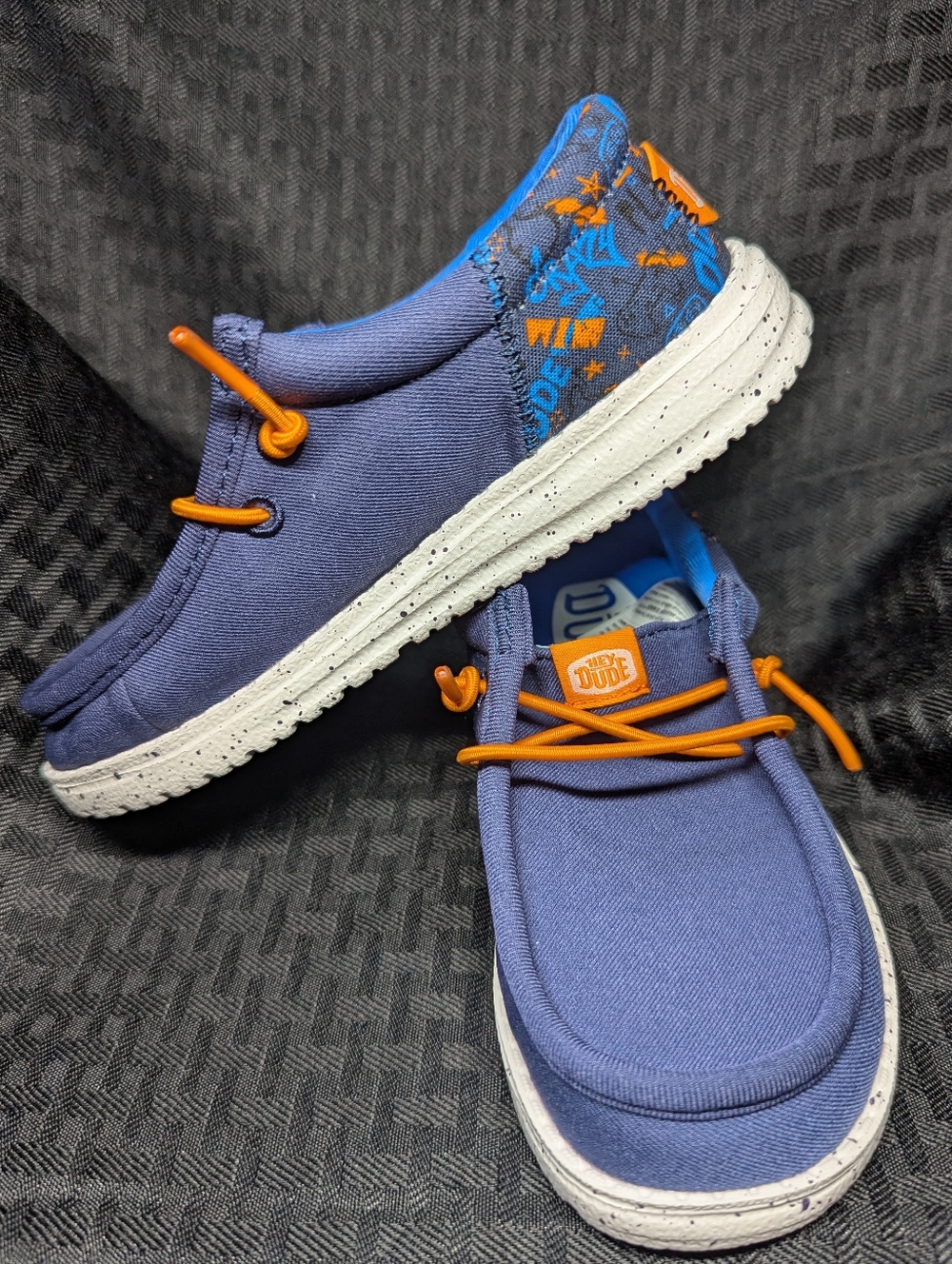 Blue And Orange Wally Funk Youth Game On  Graffiti Hey Dudes.
